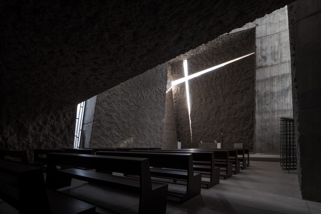 Fotografía de arquitectura — Iglesia Santísimo Redentor, Fernando Menis | Jesús Castelló
