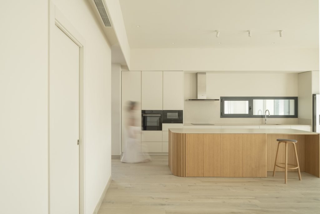 Fotografía de la Cocina abierta al salón.