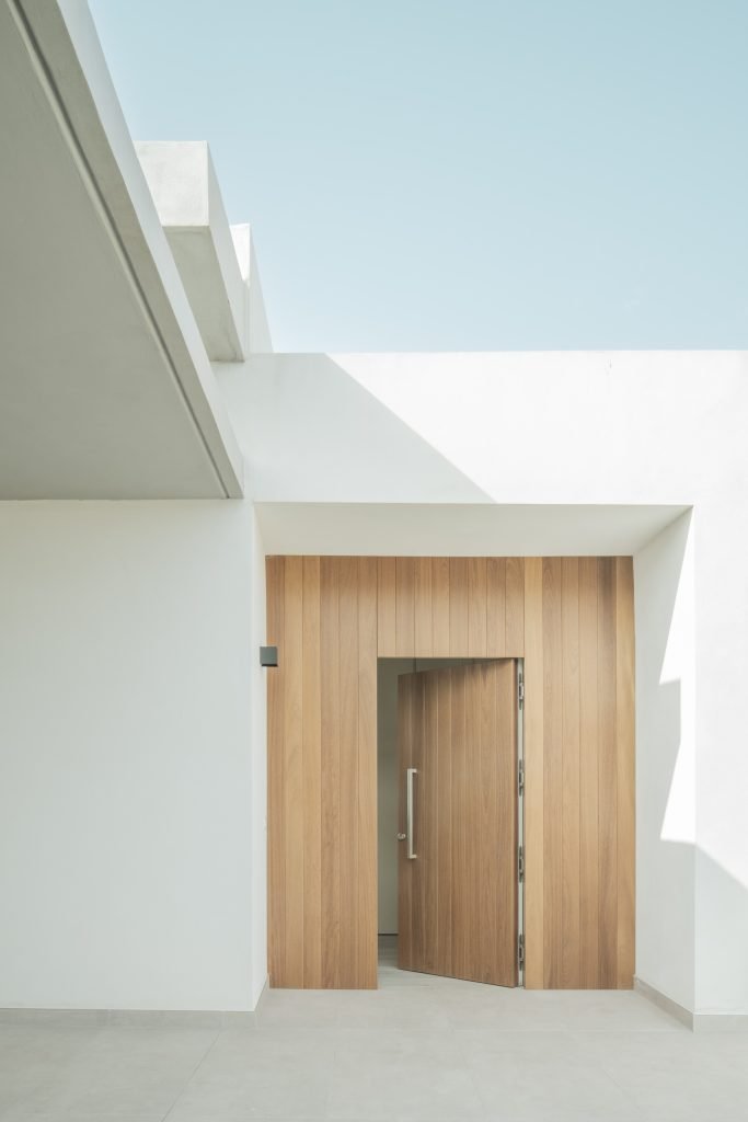 Fotografía de la entrada principal de acceso a la vivienda.