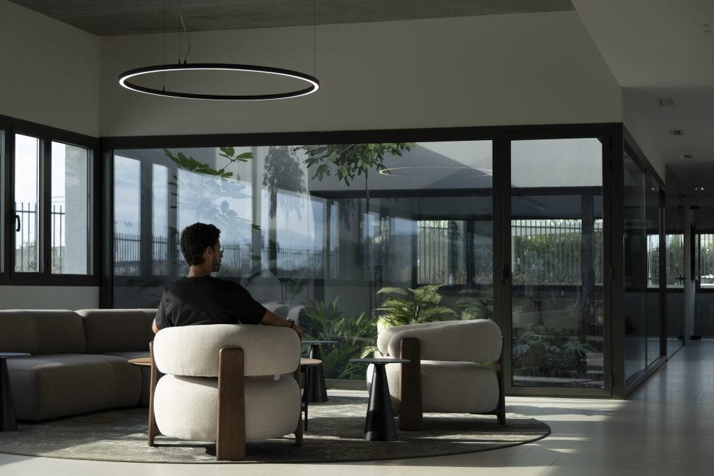Fotografía de arquitectura — Oficinas Clasol, diseño Fran Esbrí, Castellón | Jesús Castelló
