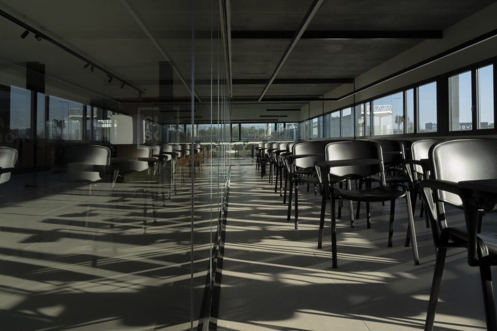 Fotografía de arquitectura — Oficinas Clasol, diseño Fran Esbrí, Castellón | Jesús Castelló